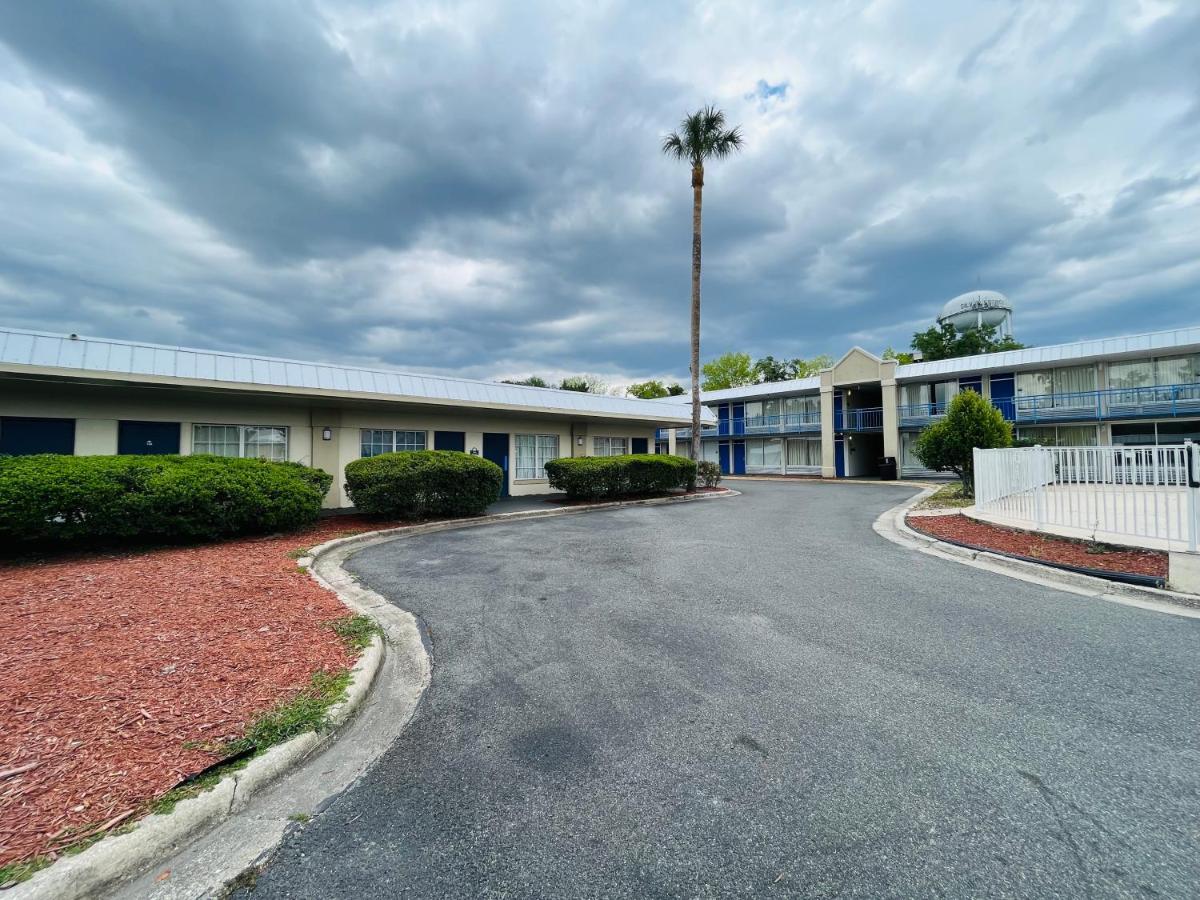 Rodeway Inn Silver Springs Exterior photo